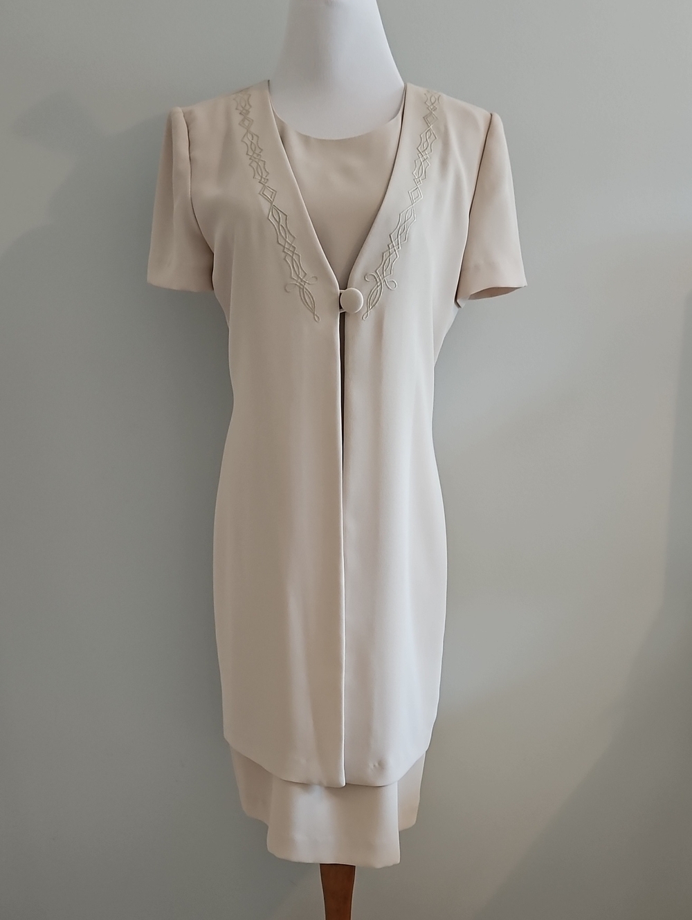 Cynthia Howie | Cream/Light Greenish Vintage Short Sleeve Dress with Embroidery
